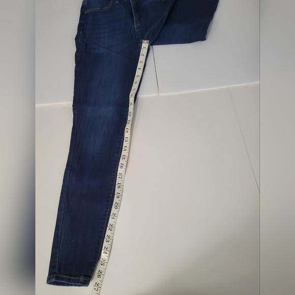 SO Dark Blue Wash High Rise Curvy Fit Jegging Denim Juniors Jeans - Picture 4 of 8